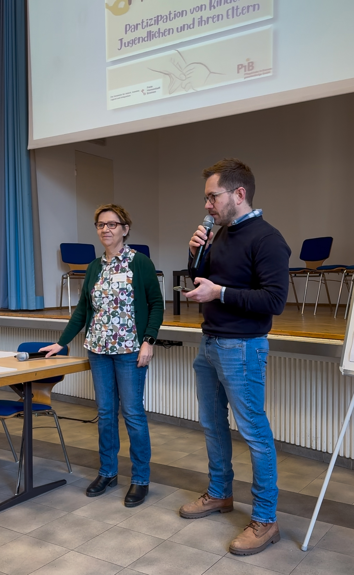 Eröffnet wurde der Fachtag von Judith Pöckler-von Lingen, Geschäftsführerin von PiB, und Timon Grönert, Leiter des Bremer Jugendamtes. 